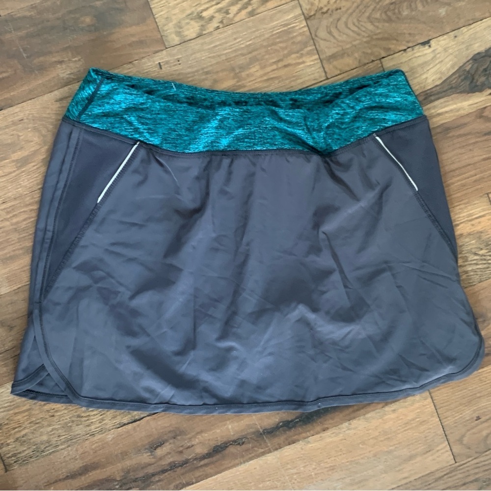 Kiwi Kate Athletic Performance Gray Skort Skirt Size Large